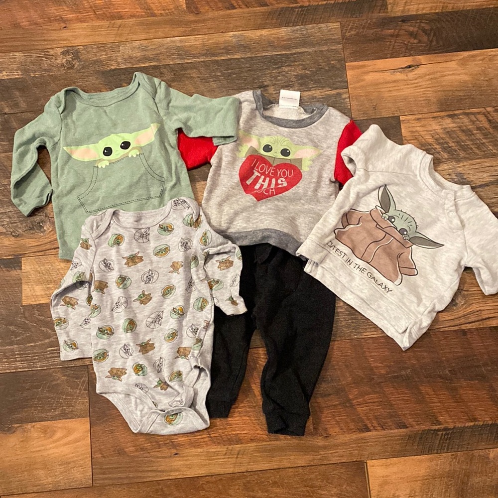 Star Wars Baby Yoda lot size 12 month